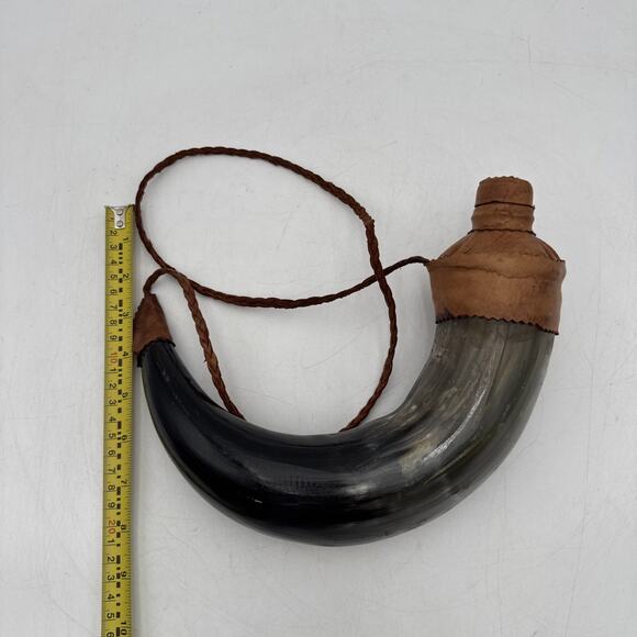 Vintage Black Powder Horn Gunpowder Muzzleloader Flask High Polish w/ Strap Stop - Picture 10 of 10